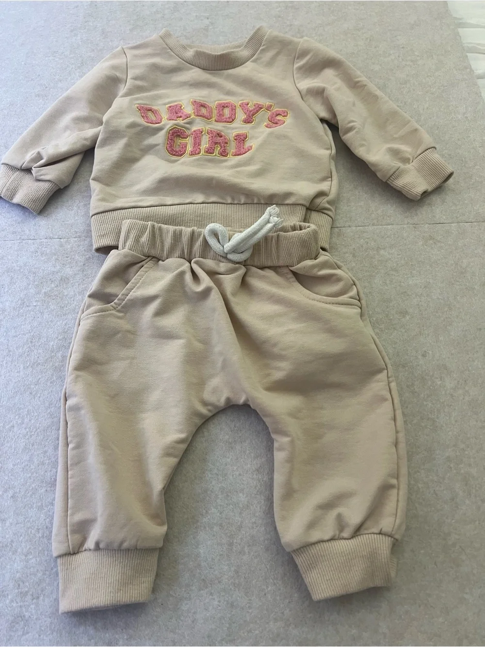 Baby Girl “Daddy’s Girl” Beige Sweatshirt & Jogger Set 6–9 Months